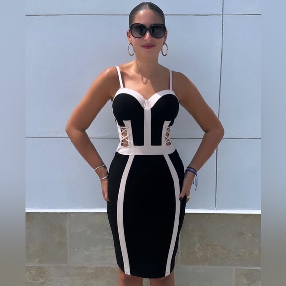 🔥Beautiful Madison Dress 👗 Corset Waist. - Picture 4 of 5